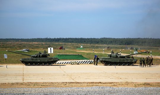 “Tank biatlonu”nda komandalar normativləri yerinə yetirdilər