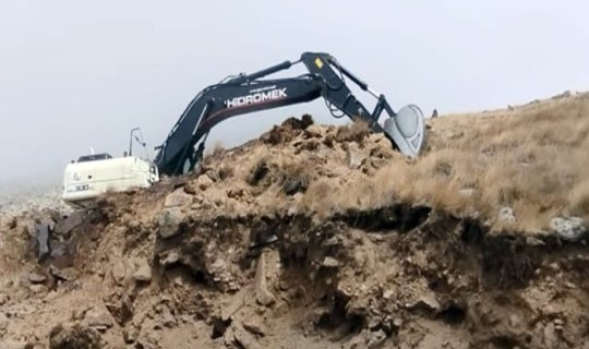 Laçında ekskavator atəşə tutuldu - FOTO