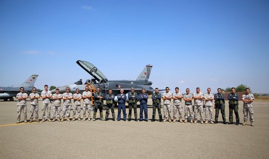 Azərbaycanda təlimdə iştirak edən aviasiya vasitələri Türkiyəyə qayıtdı - FOTO
