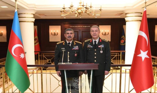 Hulusi Akar Zakir Həsənovu təbrik edib