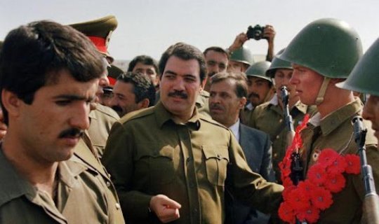 İnqilab lideri, Kremlin dayaq durmadığı, dar ağacına sürüklənən əyalət uşağı…