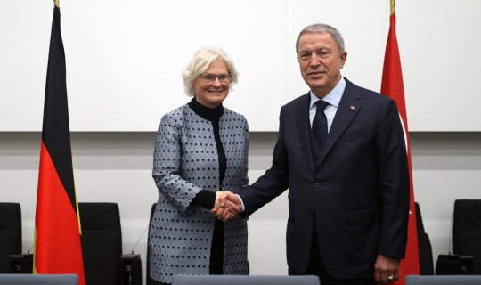 Hulusi Akar NATO qərargahında almaniyalı və fransalı həmkarları ilə görüşdü