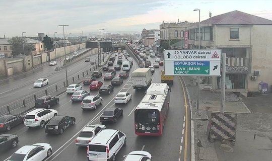 Bakıda tıxac olan yollar - SİYAHI
