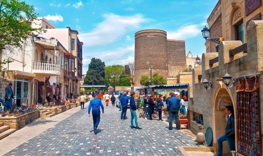 Azərbaycana gələn turistlərin sayı kəskin artıb