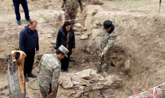 İşğaldan azad olunmuş ərazilərdə kütləvi məzarlıqlar aşkarlandı - FOTO