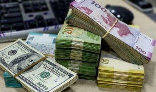 Dövriyyədə olan nağd pul və bank ehtiyatları 2 milyard manat artdı