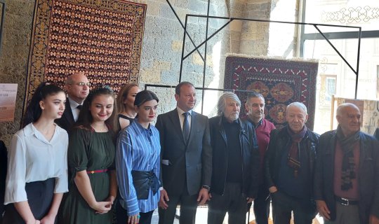 “Azərxalça”nın “Zəfər” xalça kolleksiyası təqdim olundu