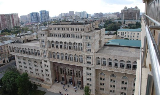 Tibb Universiteti 2 korpusu arasında keçid üçün 57 min manat xərcləyəcək