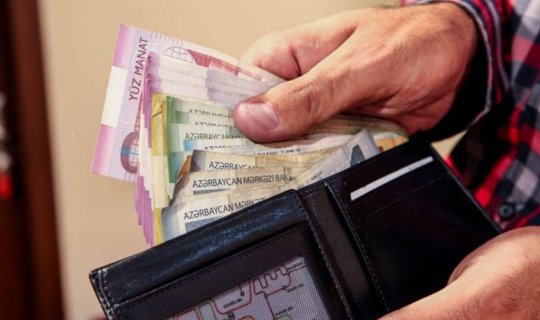 Azərbaycanda orta maaş artdı