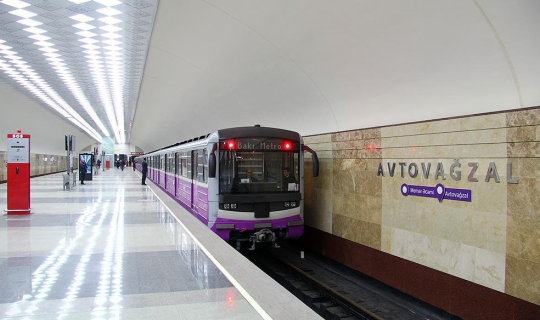 Metroda gərginlik düşdü, işıqlanmada problem yarandı