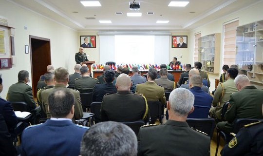 Hərbi attaşelərlə 2022-ci ilin yekununa dair toplantı keçirilib