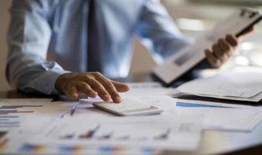 Dövlət büdcəsində 3 milyard manat profisit yaranıb