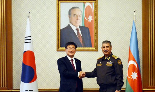 Azərbaycan-Koreya hərbi əməkdaşlığı müzakirə edilib - FOTO