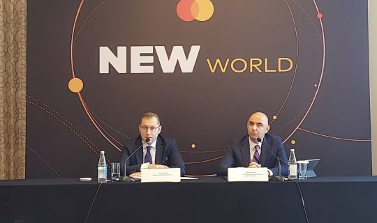 Azərbaycanda telefonlarla təmassız ödənişlərin payı açılandı