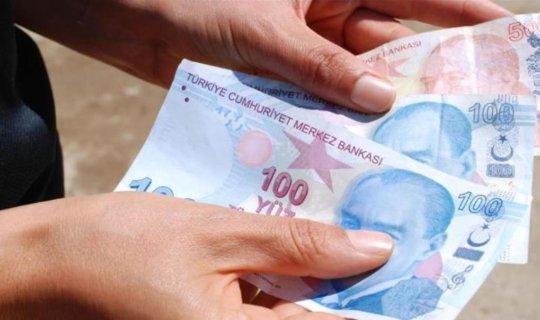 Türkiyədə minimum maaş 50%-dən çox artırıldı