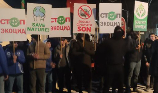 Laçın yolunda aksiya 14-cü gecədir davam edir, şüarlar səsləndirilir - VİDEO