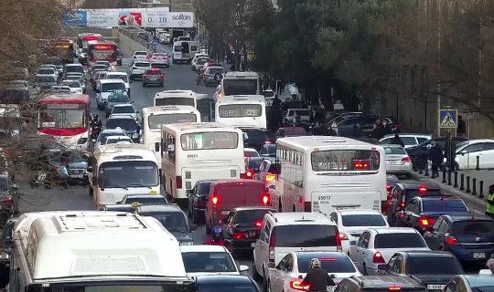 Hazırda paytaxtda sıxlıq olan yolların SİYAHISI