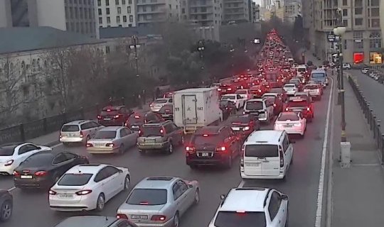 Bu yollarda sıxlıq var - SİYAHI