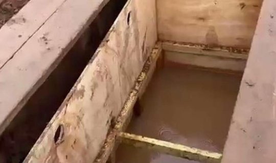 Dəfn zamanı meyit başqa məzara düşüb itdi - Kuryoz olay