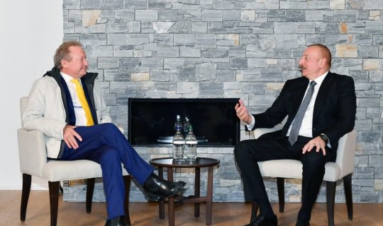 Prezident İlham Əliyev Davosda “Fortesque Future Industries” şirkətinin sədri ilə görüşüb - YENİLƏNİB