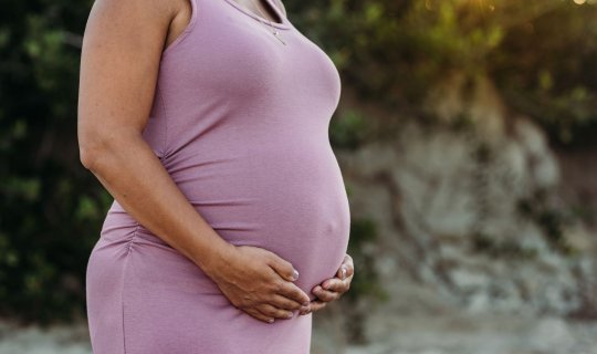 Mütəxəssis dünyaya sağlam uşaq gətirmək baxımdan ən optimal yaşı açıqladı