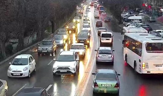 Bu yollarda tıxac var - SİYAHI