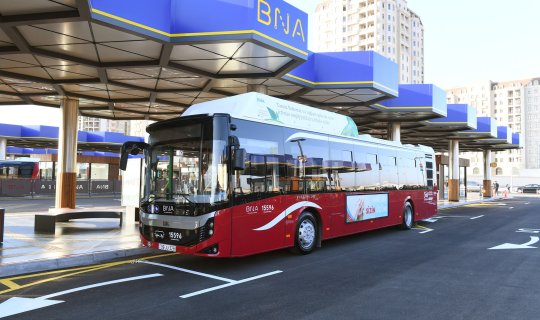 BNA 24 min manatlıq biletlər alır