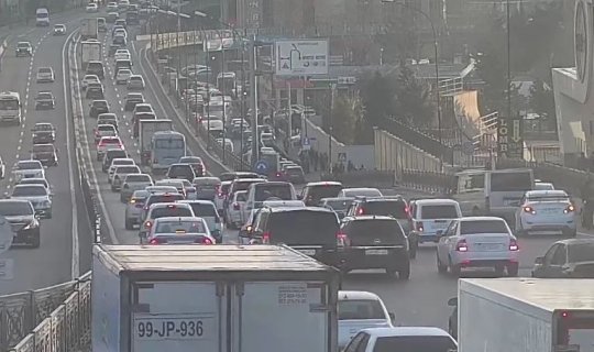 Bu yollarda tıxac var - SİYAHI