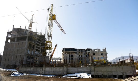 “Blokadada olan” Xankəndidə çoxmərtəbəli binalar tikilir - Ermənilərin özünüifşa fotoları