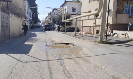 Binəqədinin alternativ yolu çökür: bina təhlükədədir? - FOTO