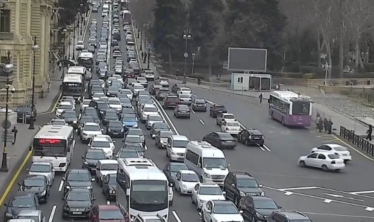 Bakıda tıxac olan yollar - SİYAHI