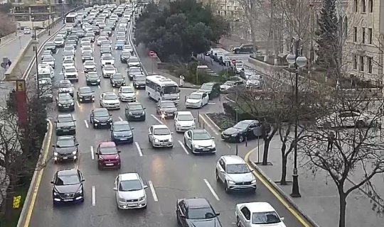 Bakıda bu yollarda tıxac var - SİYAHI
