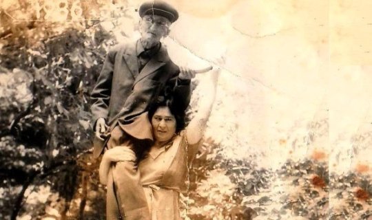 Bir şəklin tarixçəsi - Erməni qadının çiyninə çıxan azərbaycanlı xanəndə