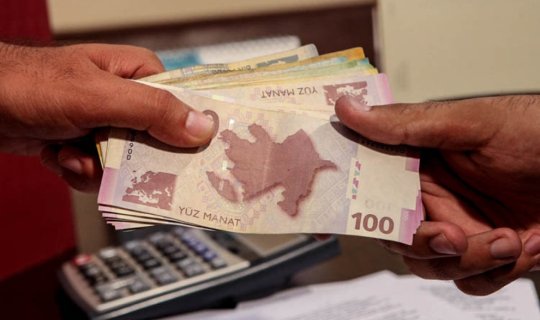 Azərbaycanda orta maaş artdı