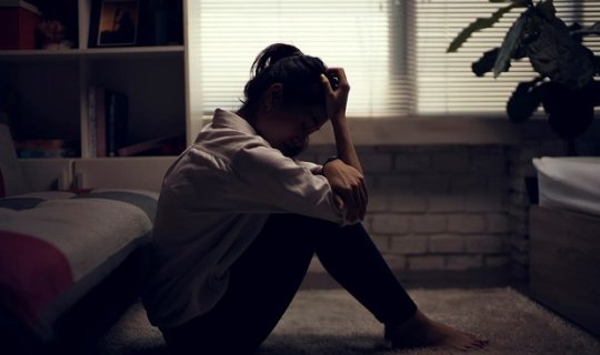 Davamlı bəd xəbərlərin depressiyasından bu yolla qorunmalıyıq - SADƏ İZAHLAR