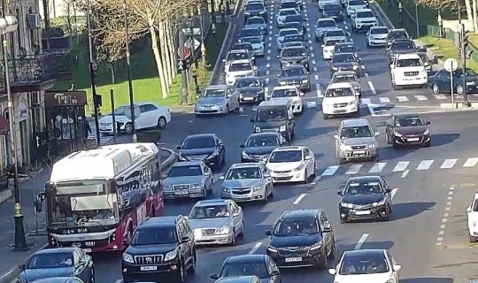 18 küçə və prospektdə tıxac var - SİYAHI