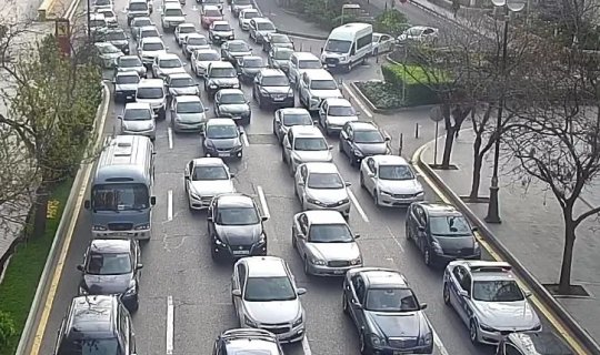 Bu küçə və prospektlərdə sıxlıq müşahidə olunur