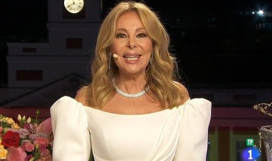 68 yaşlı qadın nəvəsini dünyaya gətirdi