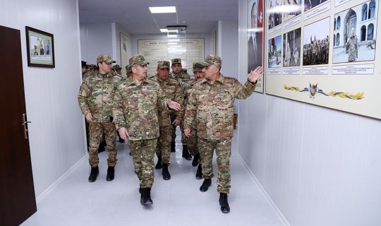 Zakir Həsənov yeni istifadəyə verilmiş hərbi hissədə yaradılan şəraitlə tanış olub - FOTO/VİDEO