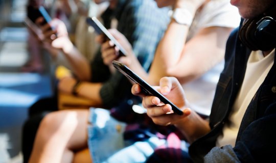 Telefon istifadəçilərinə xəbərdarlıq – Hər yerdə şarj etməyin