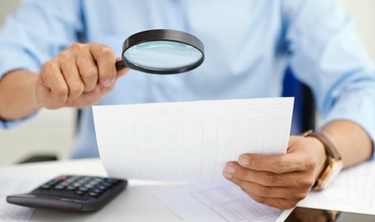 Dövlət qurumlarında yarım milyard manatlıq pozuntu aşkarlandı