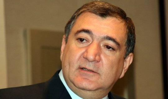 Mərkəzi Bank mərhum nazirin şirkətindən milyonluq məhsul alır