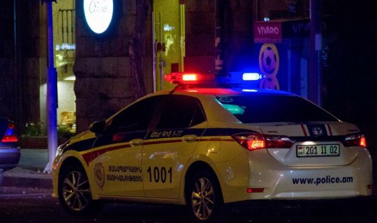 Azərbaycan bayrağını yandıran erməni vandalı polisə aparılıb, cinayət işi başlanıb