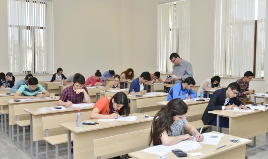 Buraxılış imtahanı: 19 nəfərin nəticəsi ləğv edildi, 4-ü yüksək bağ yığdı
