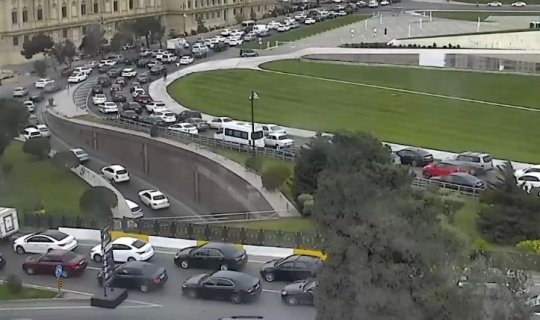 Paytaxtda tıxac olan yollar açıqlandı - SİYAHI