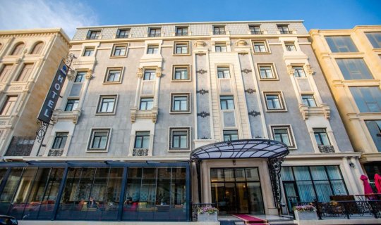 Yerli hotellər 3 ayda 85 milyon manat qazandı