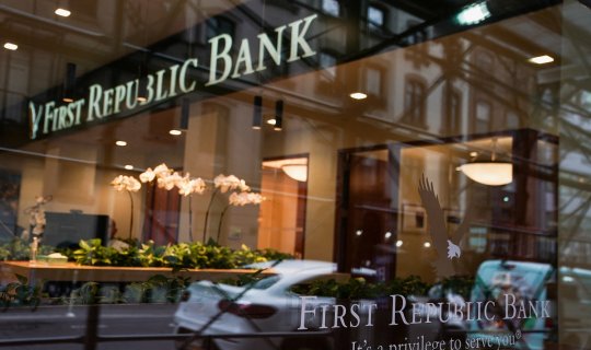 Müflis olan bank maliyyə holdinqinə satıldı