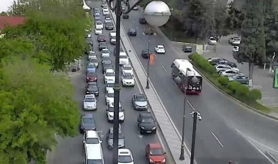 12 küçə və prospektdə tıxac var - SİYAHI