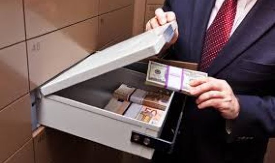 Şirkətlərin banklardakı vəsaitlərini geri çəkməsinin SƏBƏBİ