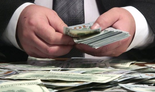 Avropa bankını aldadıb, milyonlarla dollar götürən 10 manatlıq şirkətlər kimindir?